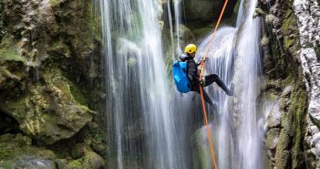 Avec qui pratiquer le canyoning à Grenoble ?